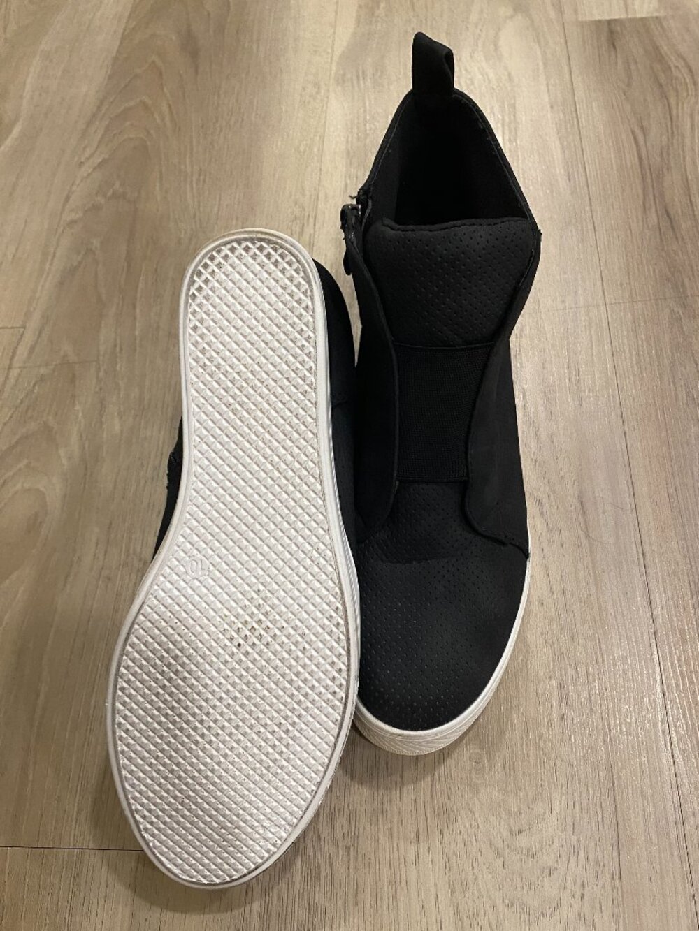 Ccocci Black Hidden Wedge Sneaker Booties Size 10 Side Zip Athleisure Comfort - Picture 6 of 11